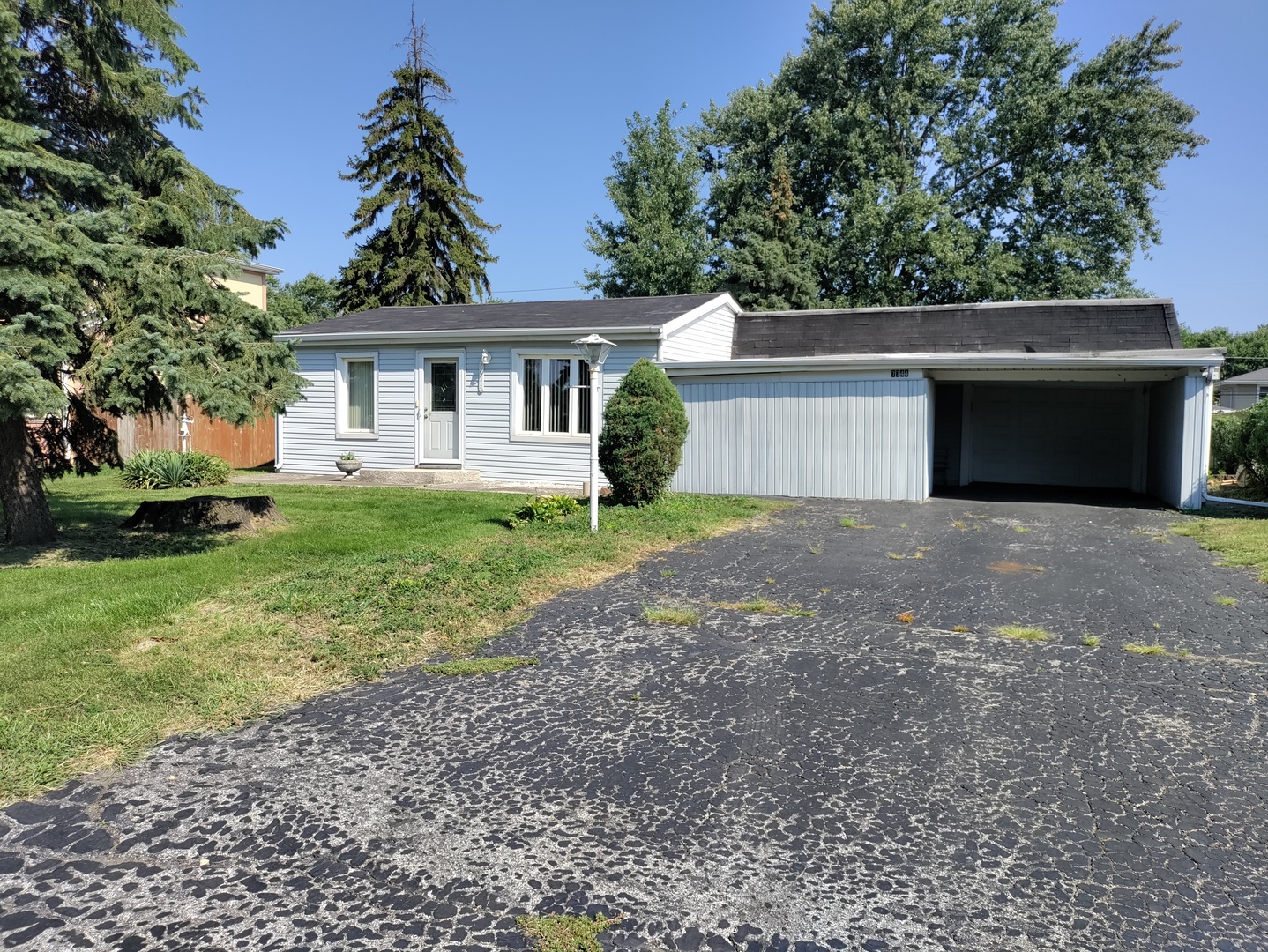 7744 W 81 Street, Bridgeview, IL 60455