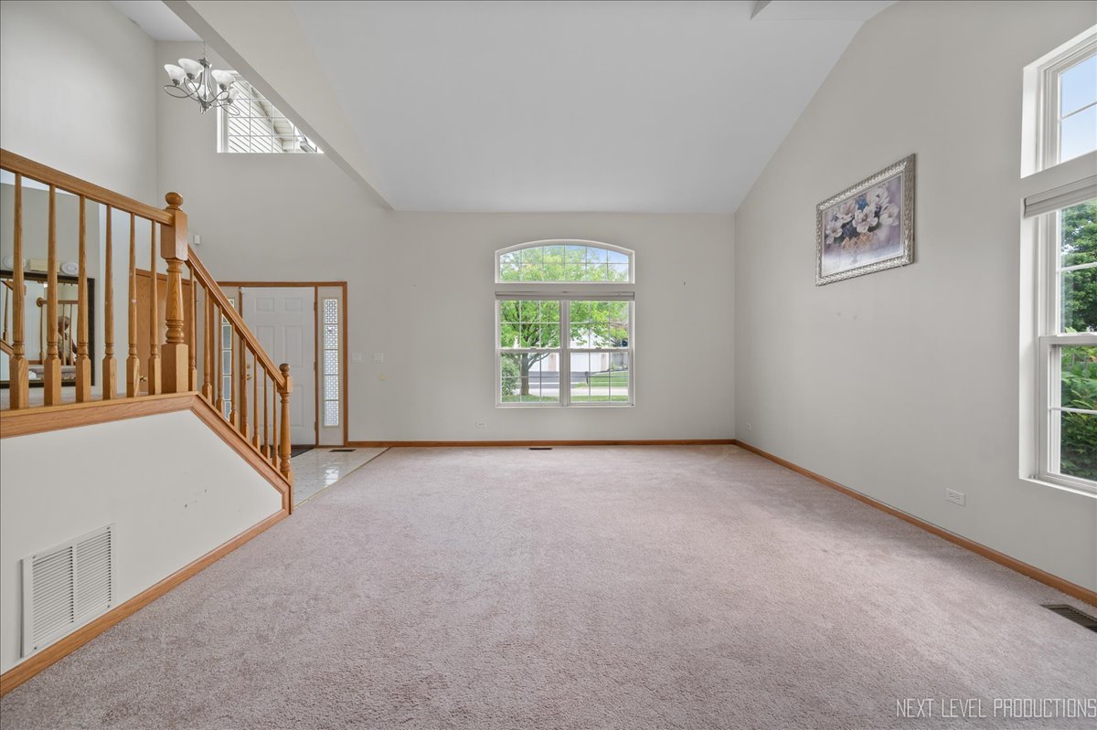 360 Thomas Drive, West Chicago, IL 60185