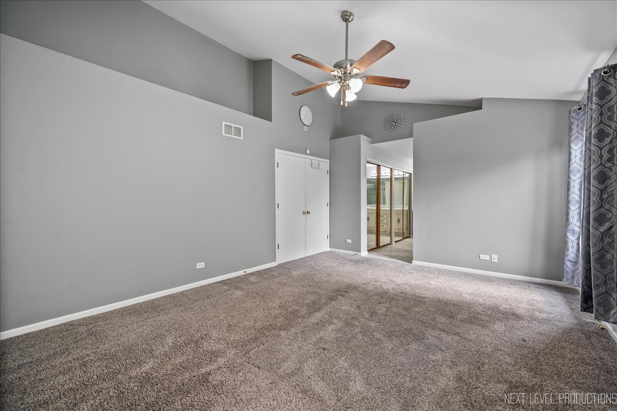 360 Thomas Drive, West Chicago, IL 60185