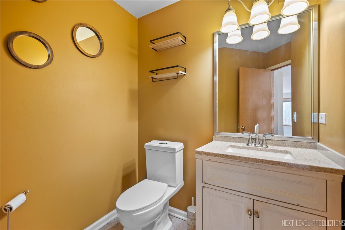 360 Thomas Drive, West Chicago, IL 60185