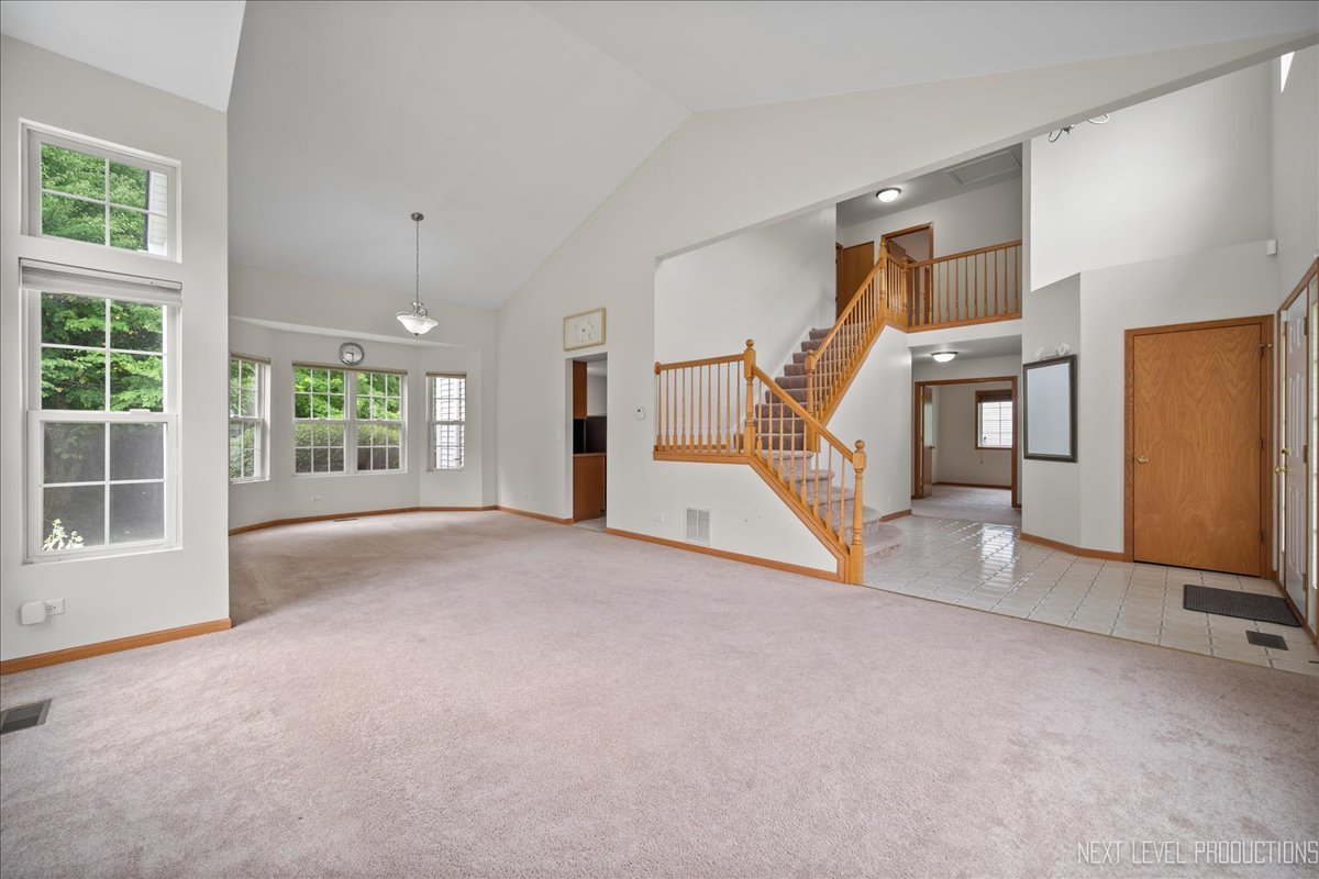 360 Thomas Drive, West Chicago, IL 60185