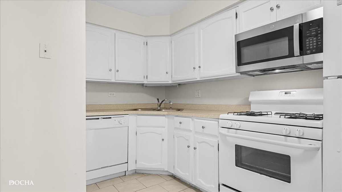 133 Gregory Street #12, Aurora, IL 60504