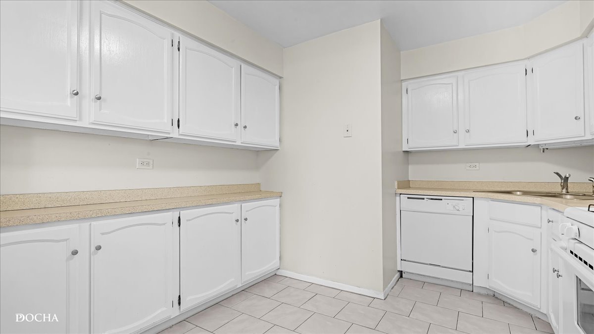 133 Gregory Street #12, Aurora, IL 60504