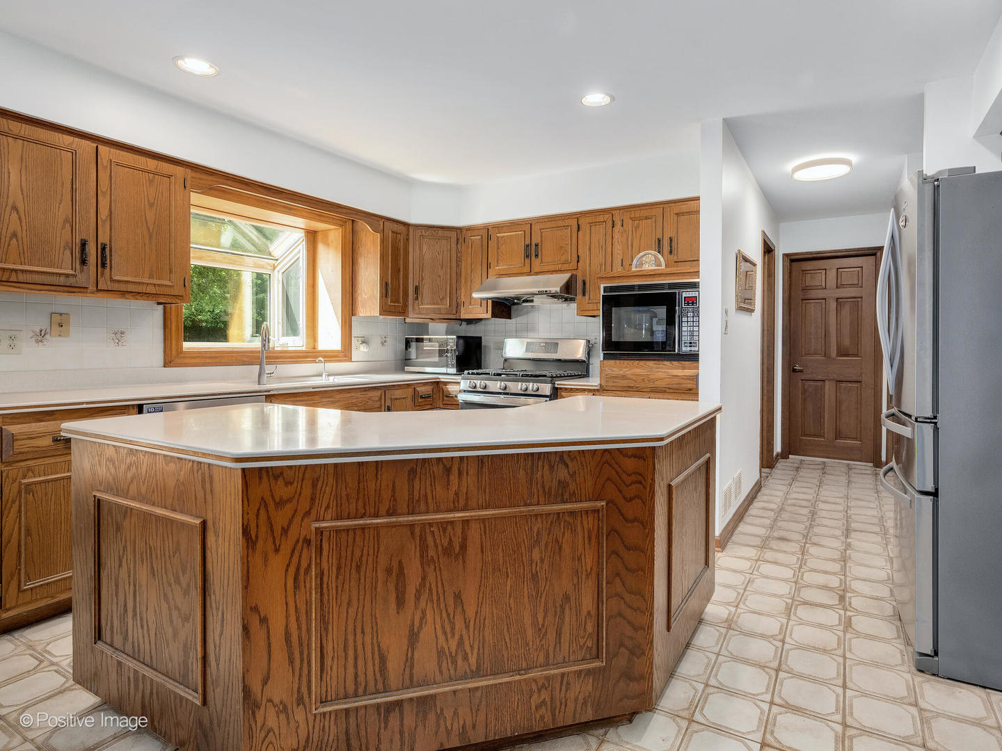 530 Devon Drive, Burr Ridge, IL 60527