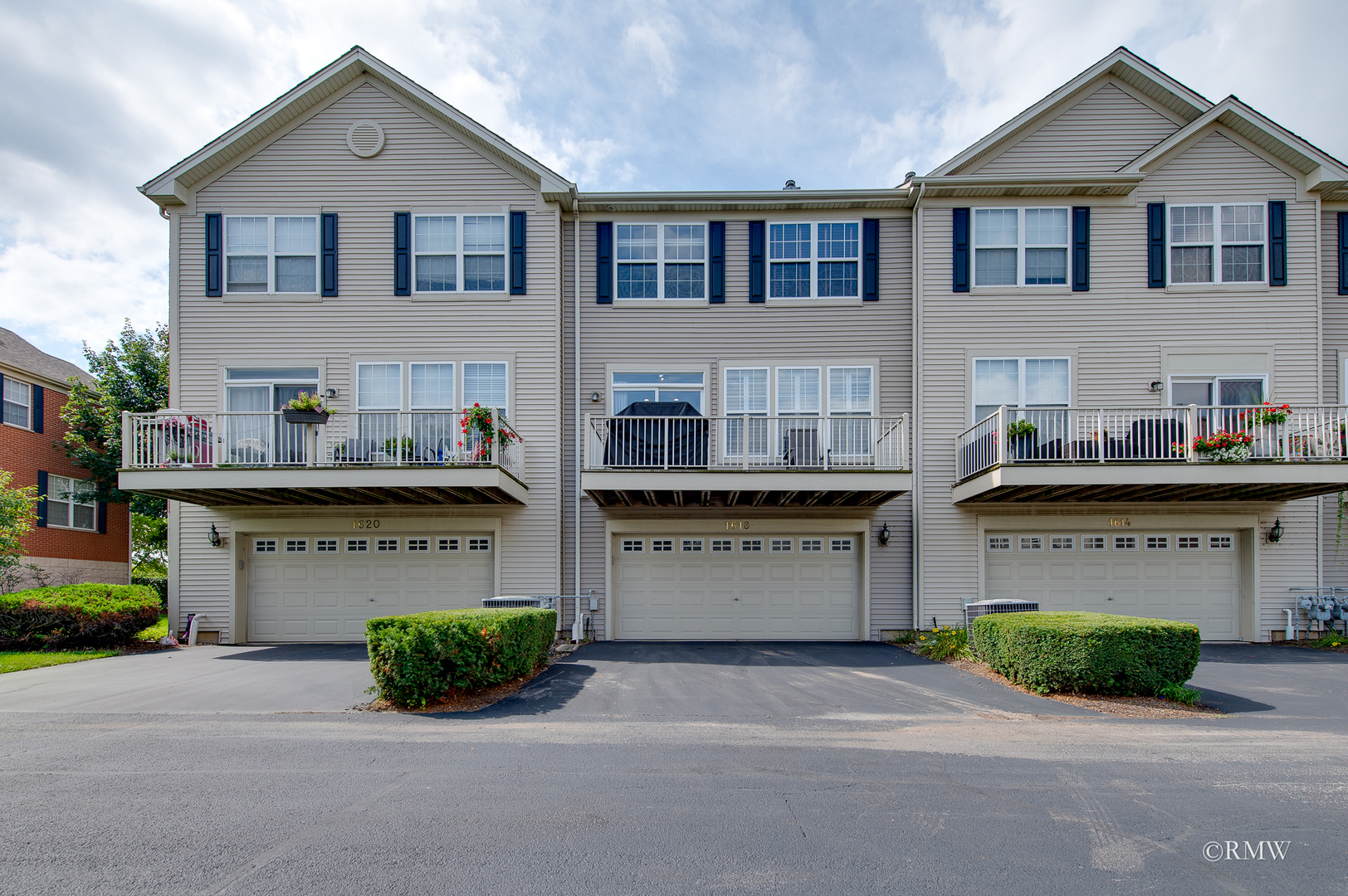 1618 Thornbury Drive #122-4, Bartlett, IL 60103