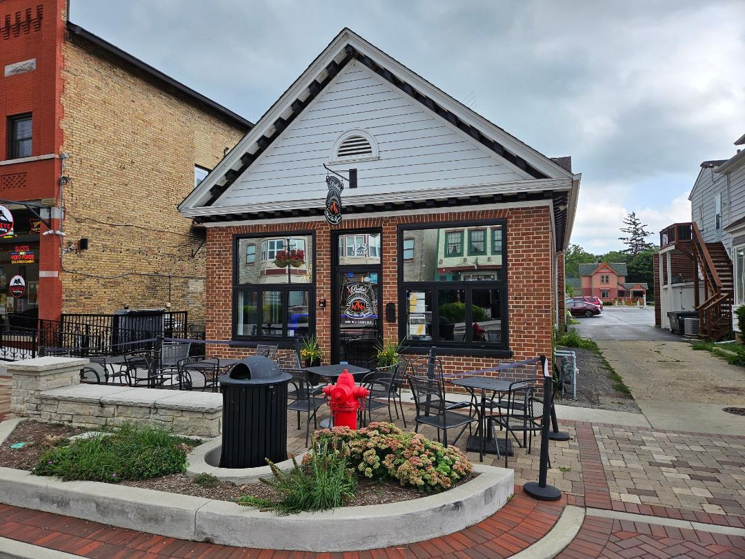 123 S Main Street, Algonquin, IL 60102