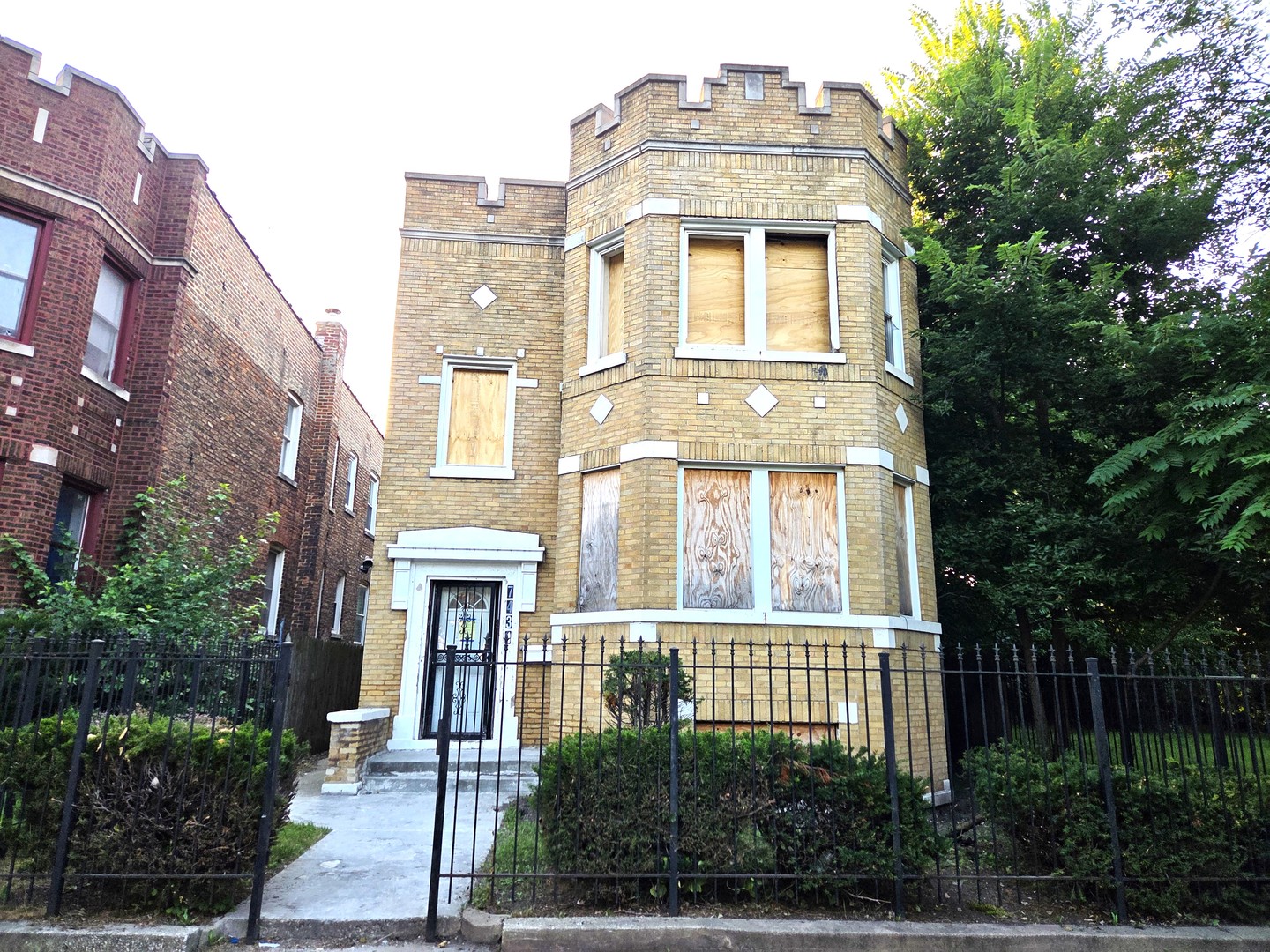 7431 S Dante Avenue, Chicago, IL 60619