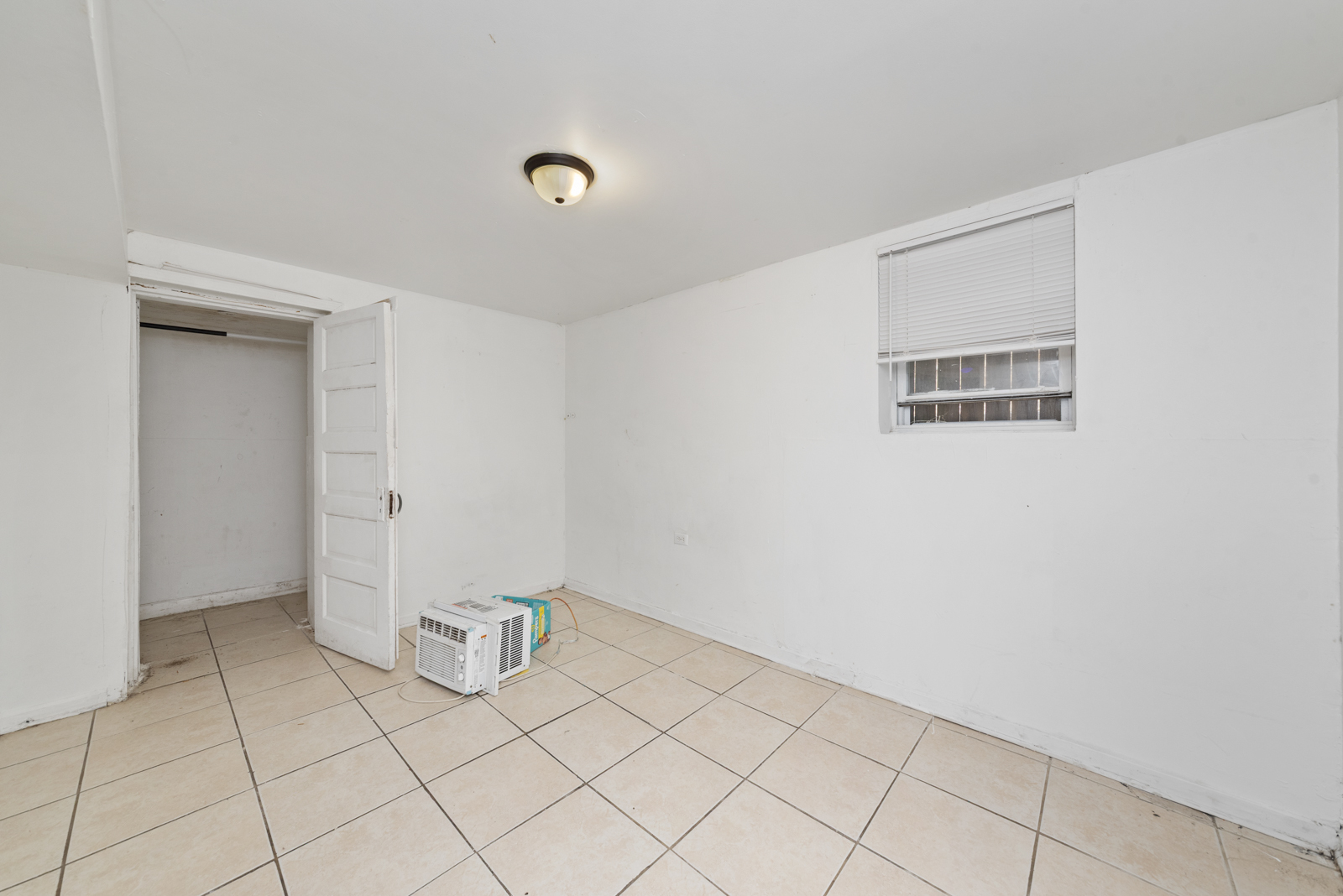 6935 S Campbell Avenue, Chicago, IL 60629