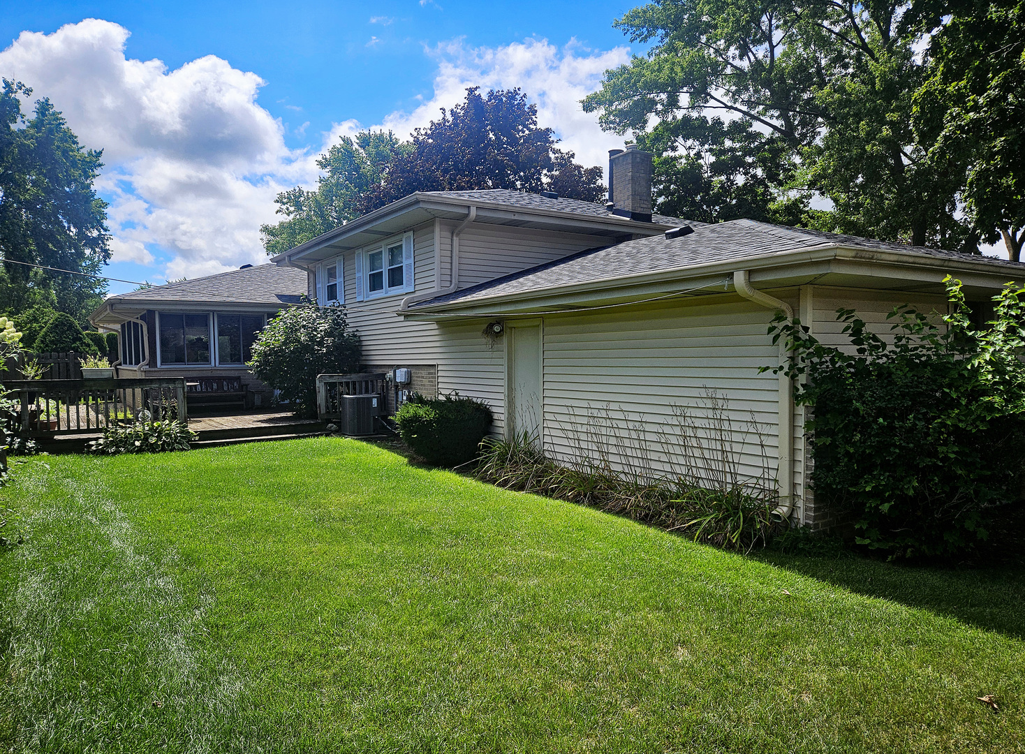 962 Twilight Lane, Wheeling, IL 60090