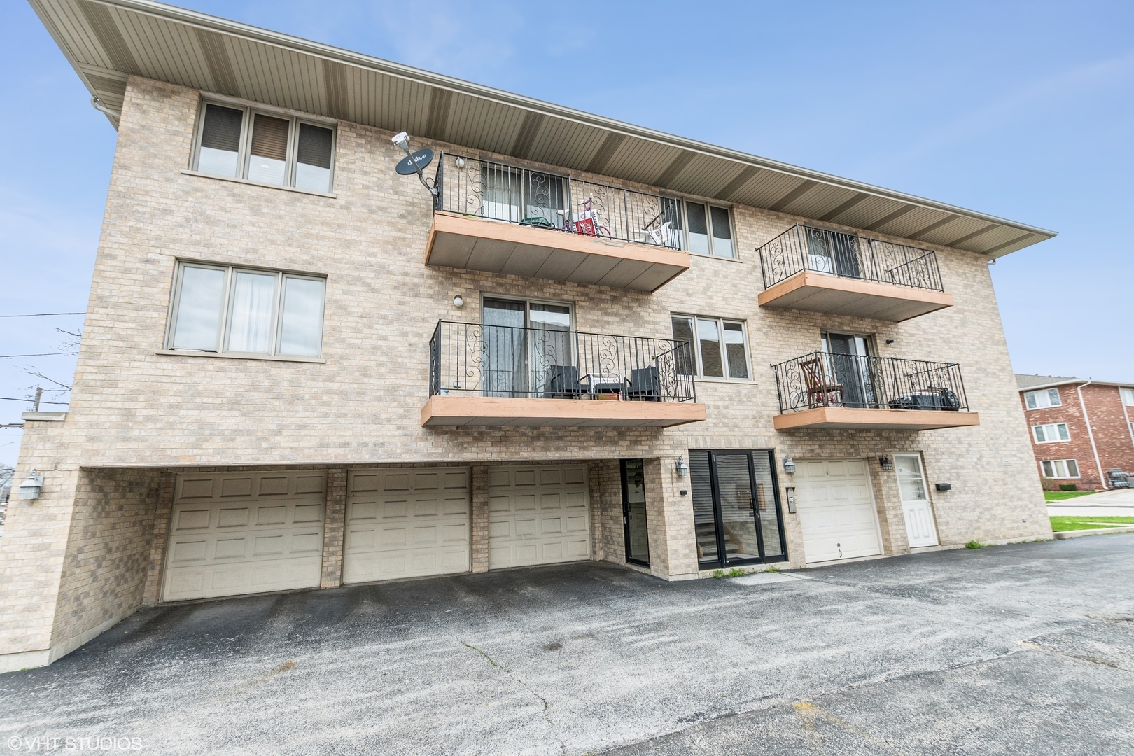 9532 Minnick Avenue #2W, Oak Lawn, IL 60453