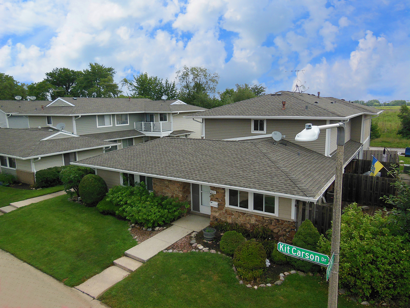 6035 Kit Carson Drive #16-1, Hanover Park, IL 60133