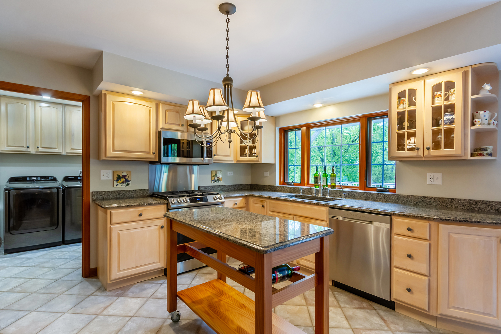 215 Hilltop Lane, Sleepy Hollow, IL 60118