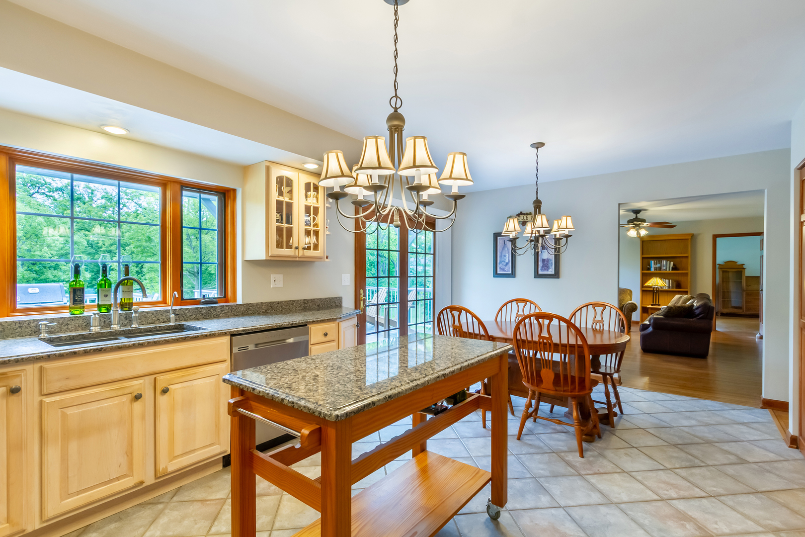 215 Hilltop Lane, Sleepy Hollow, IL 60118