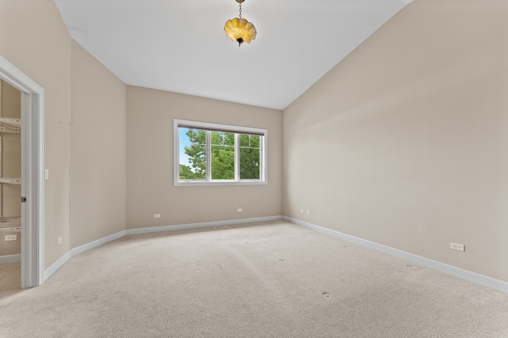 86 Northfield Terrace, Wheeling, IL 60090