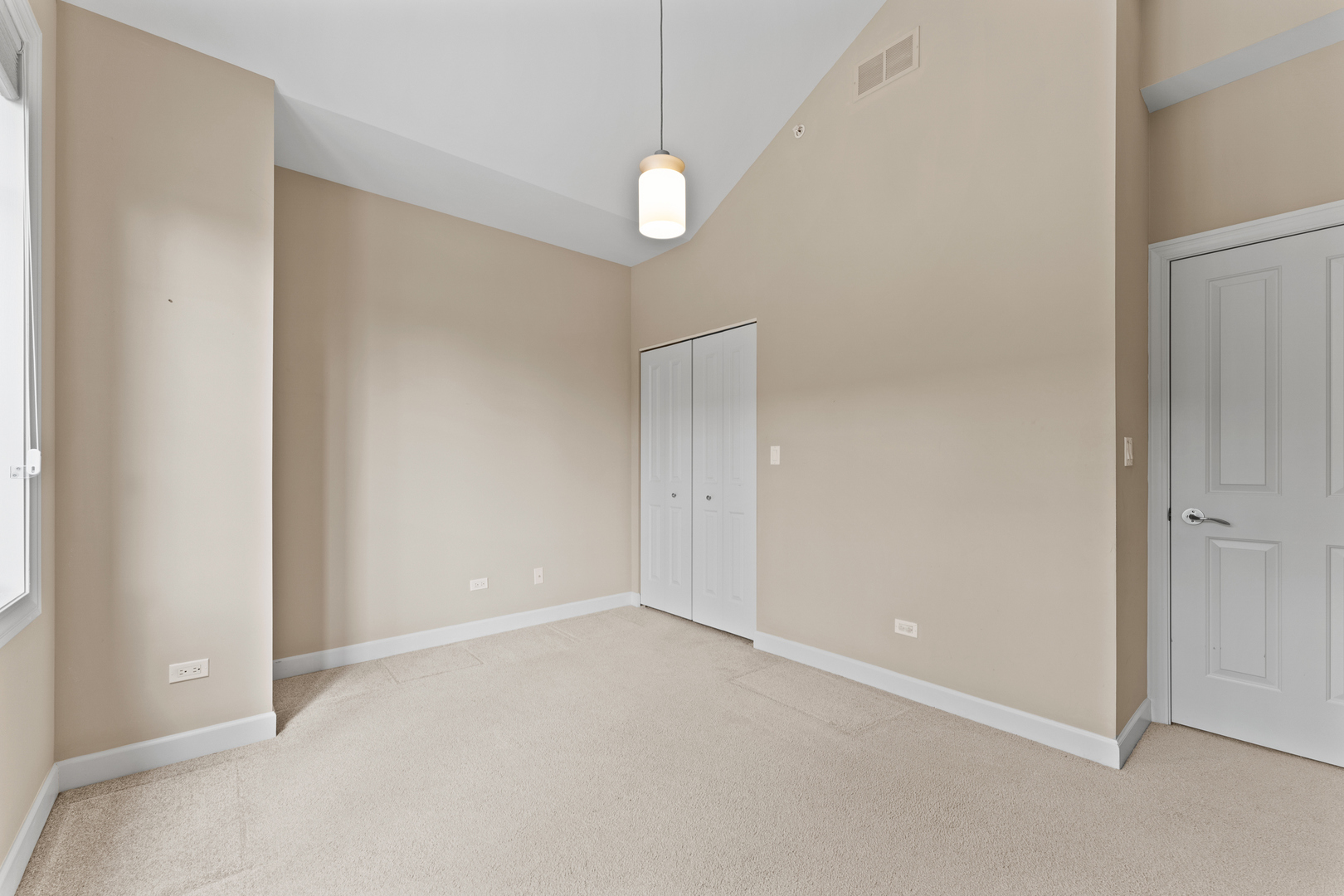 86 Northfield Terrace, Wheeling, IL 60090