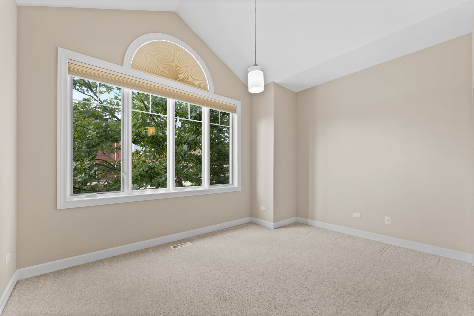 86 Northfield Terrace, Wheeling, IL 60090