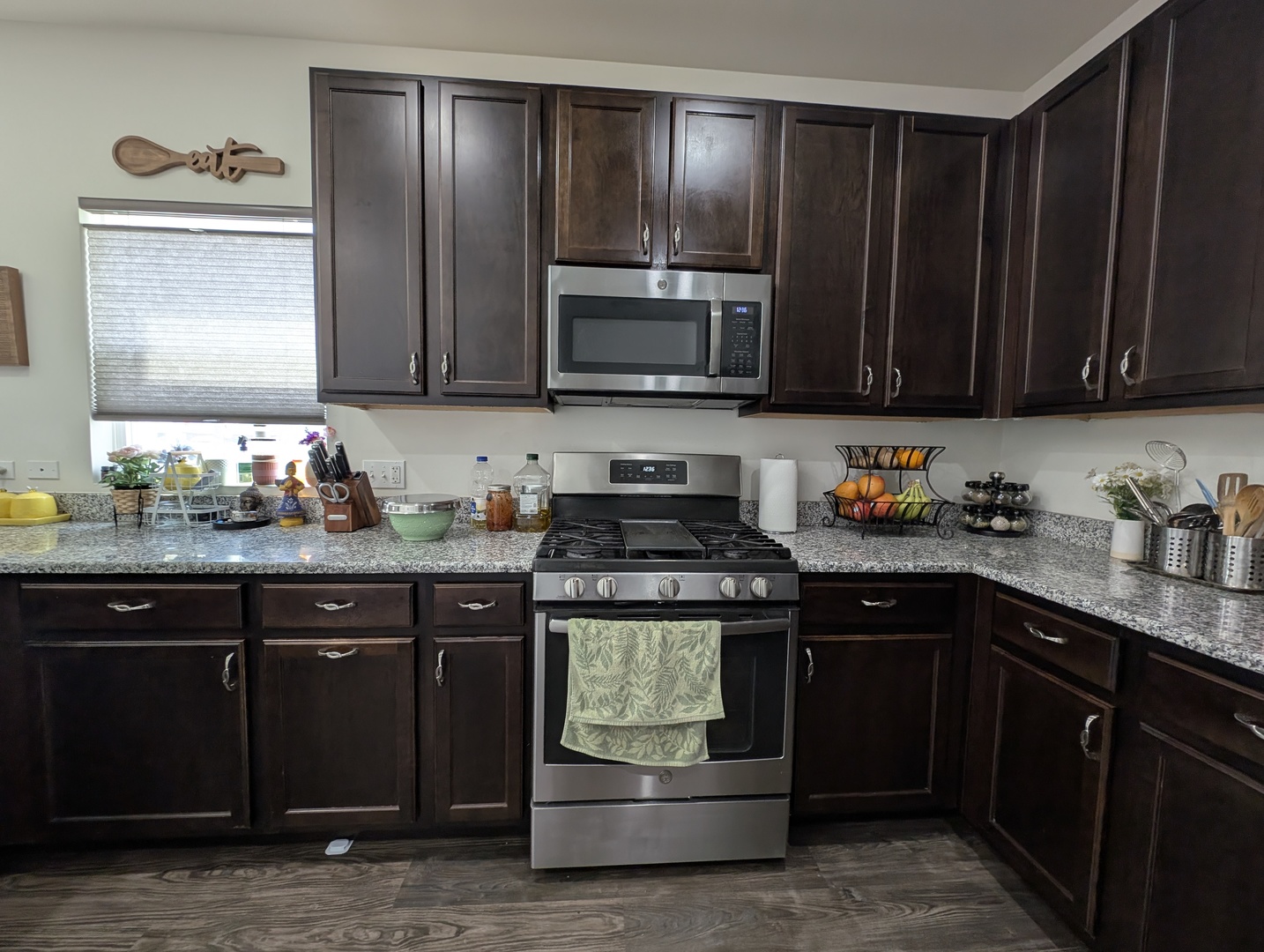 3759 Saint James Court, Elgin, IL 60124