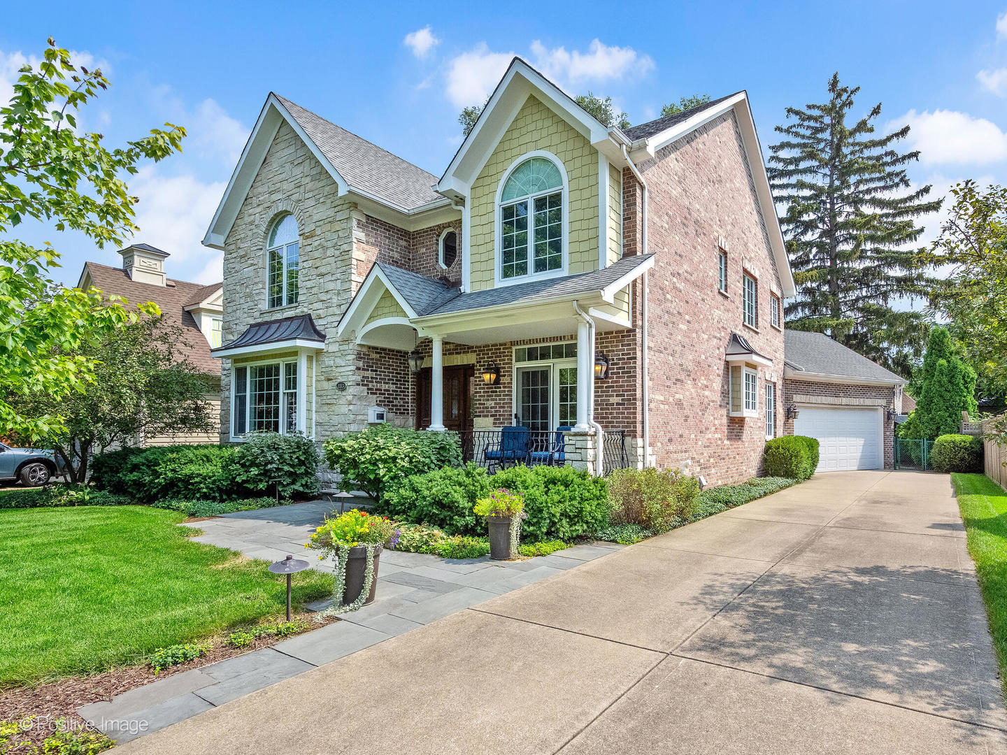 113 Mohawk Drive, Clarendon Hills, IL 60514