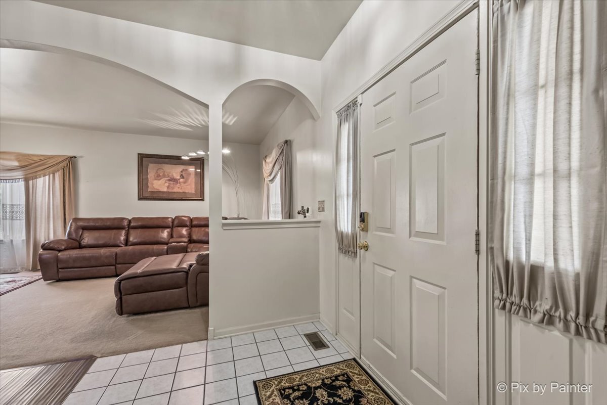5485 Avalon Lane, Lake In The Hills, IL 60156