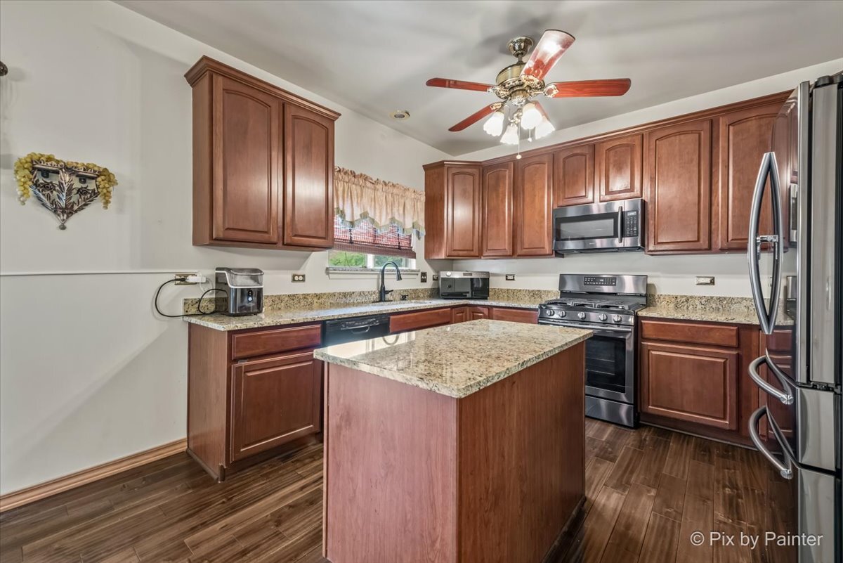5485 Avalon Lane, Lake In The Hills, IL 60156