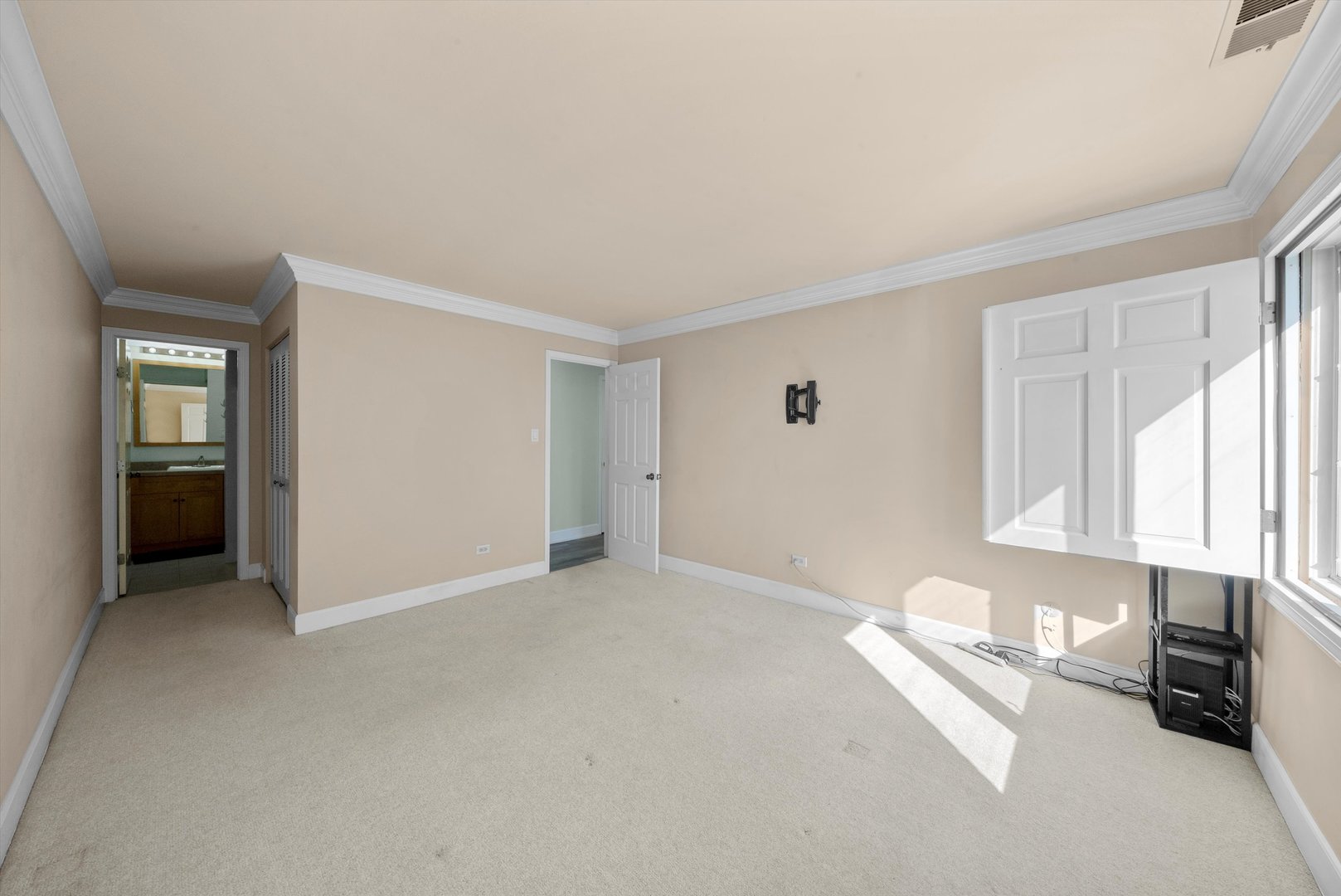 7100 W 95th Street #312, Oak Lawn, IL 60453