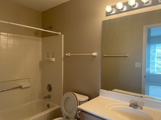 3470 Ravinia Circle #-, Aurora, IL 60504