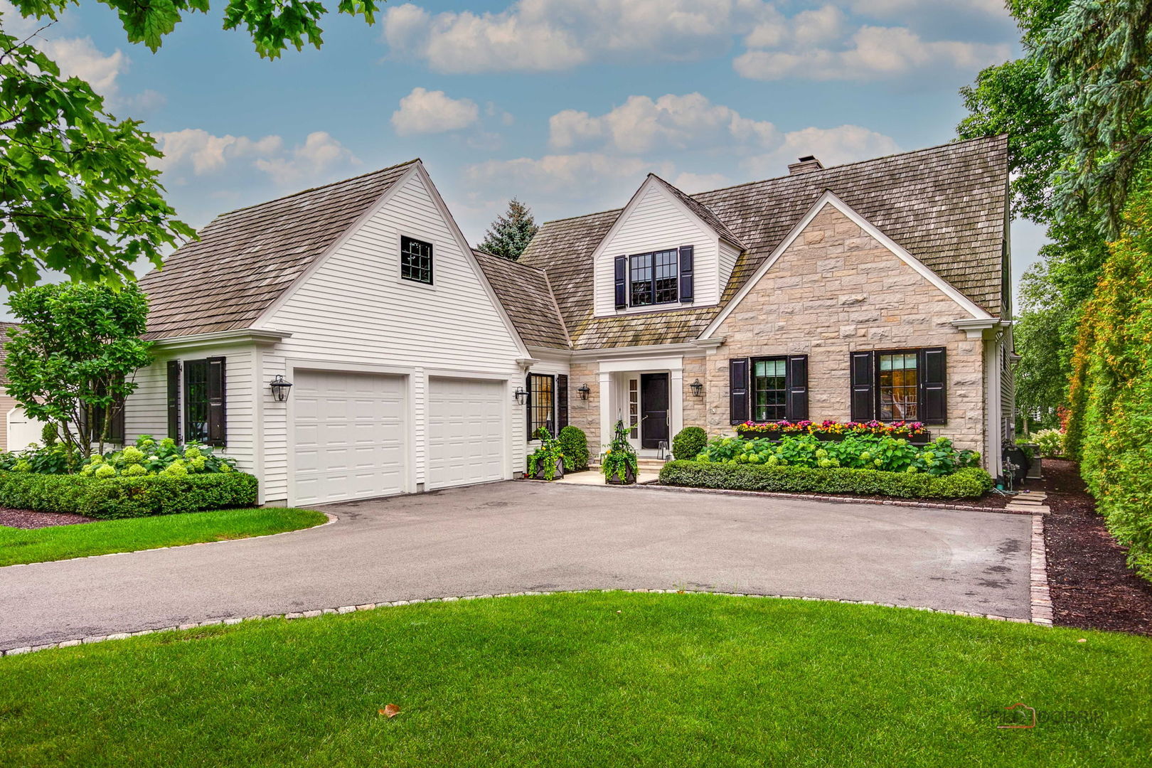 1825 W North Pond Lane, Lake Forest, IL 60045