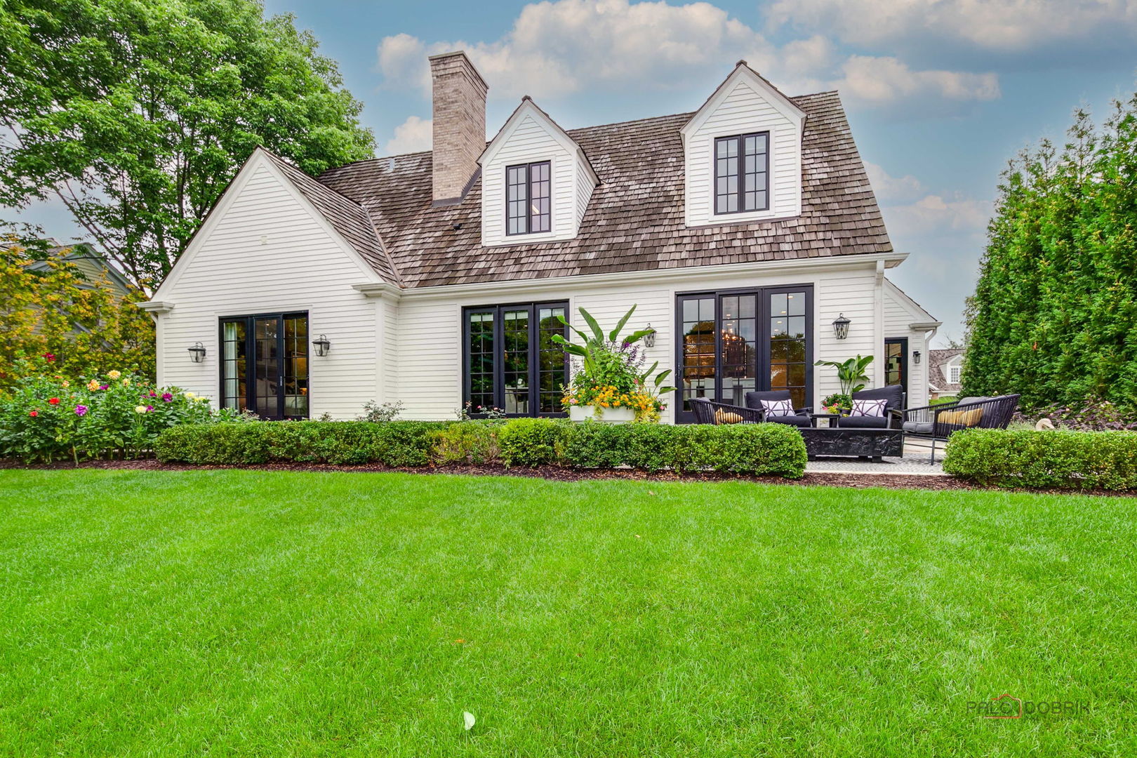 1825 W North Pond Lane, Lake Forest, IL 60045