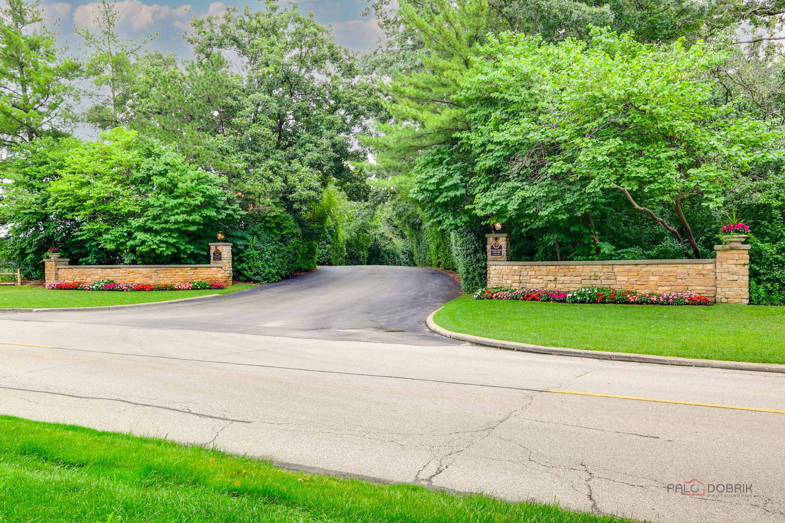 1825 W North Pond Lane, Lake Forest, IL 60045