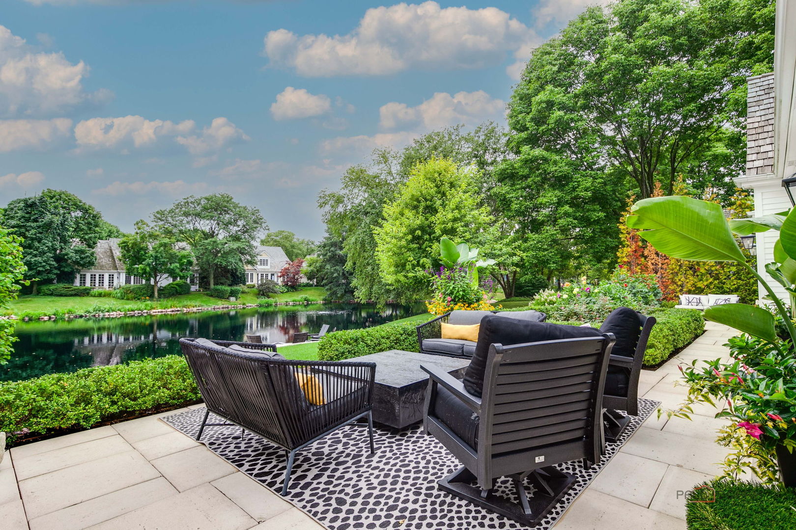 1825 W North Pond Lane, Lake Forest, IL 60045