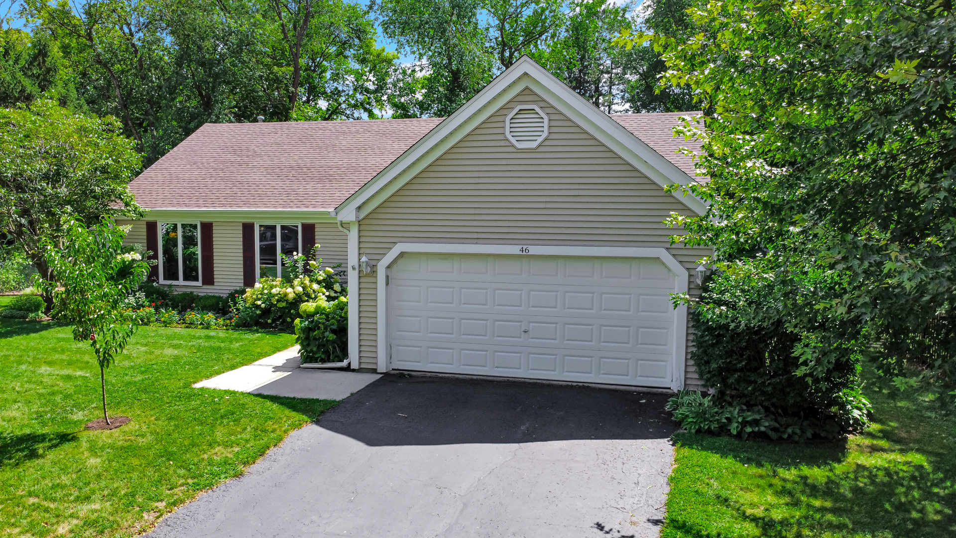 46 Manchester Court, Fox River Grove, IL 60021