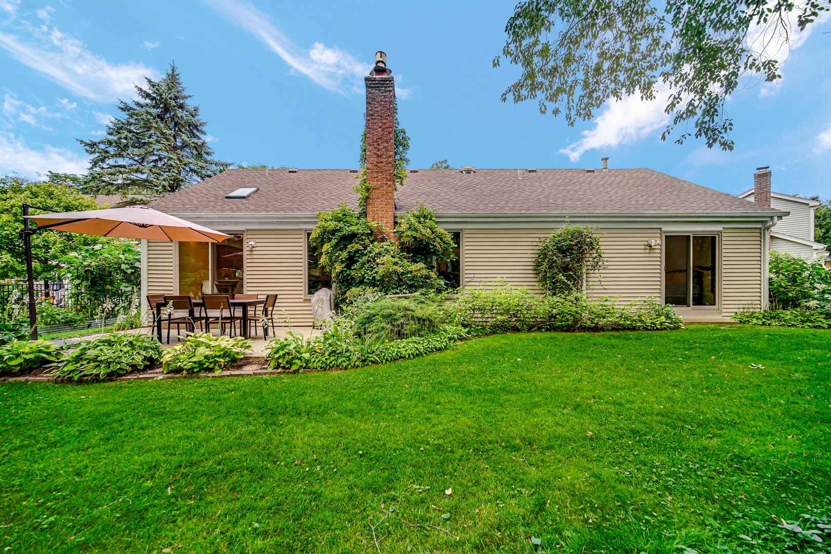 46 Manchester Court, Fox River Grove, IL 60021