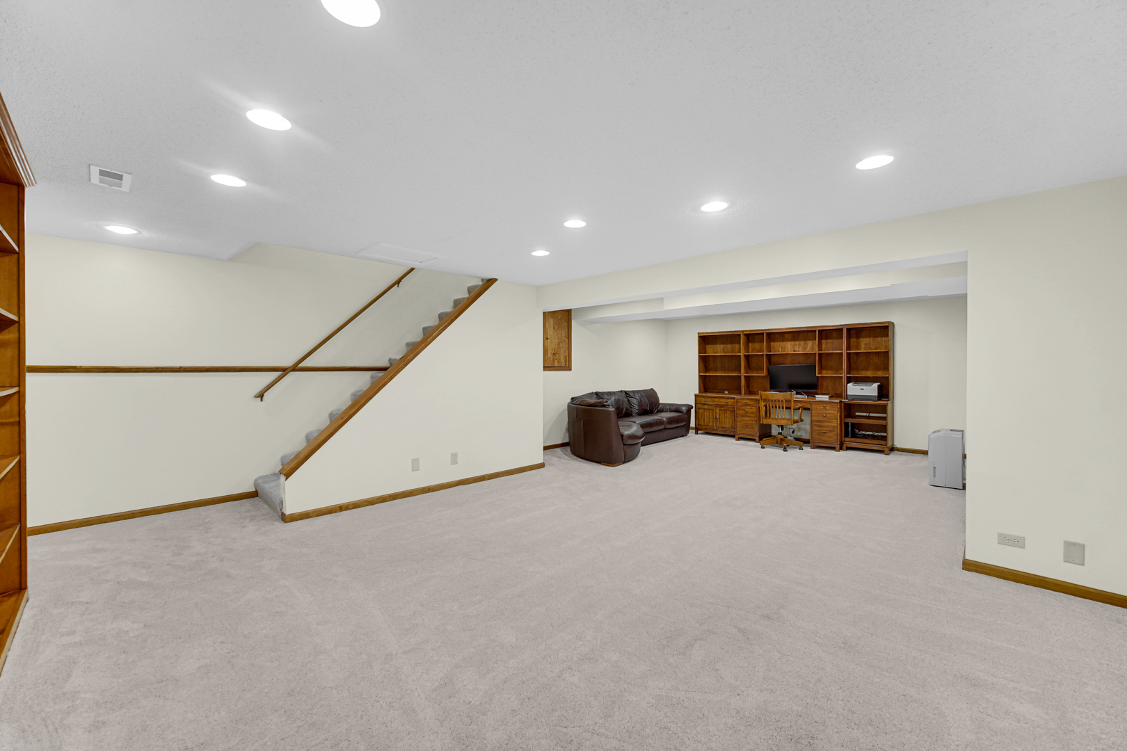 46 Manchester Court, Fox River Grove, IL 60021