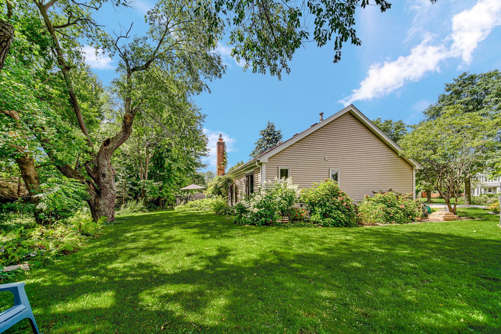 46 Manchester Court, Fox River Grove, IL 60021