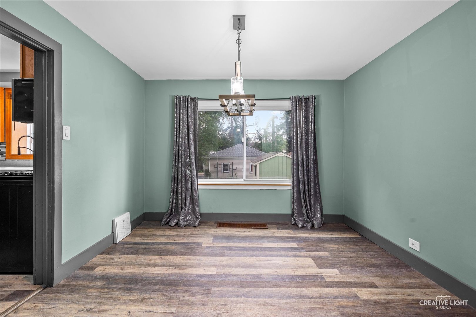 1001 Manchester Avenue, Westchester, IL 60154