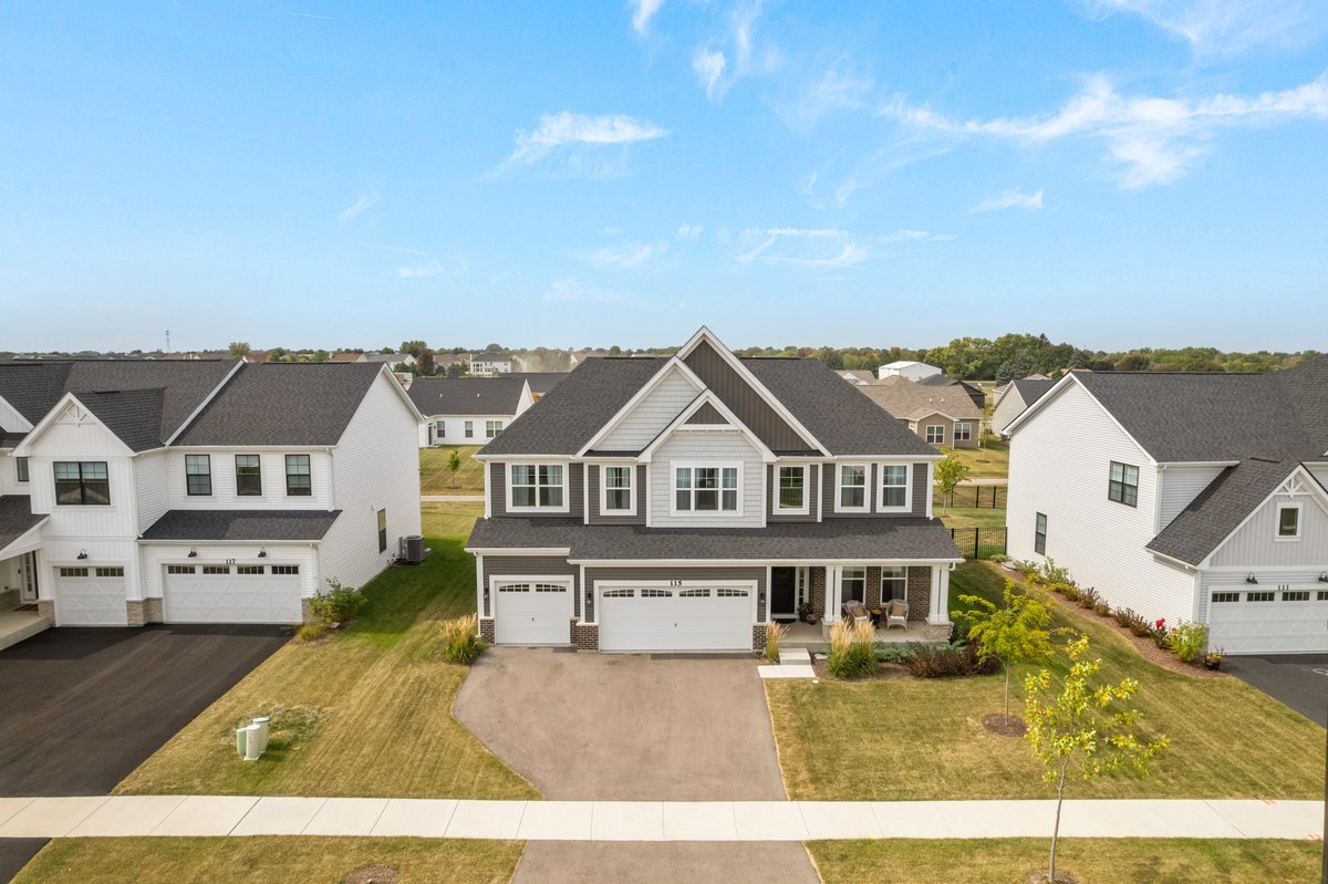 115 Piper Glen Avenue, Oswego, IL 60543