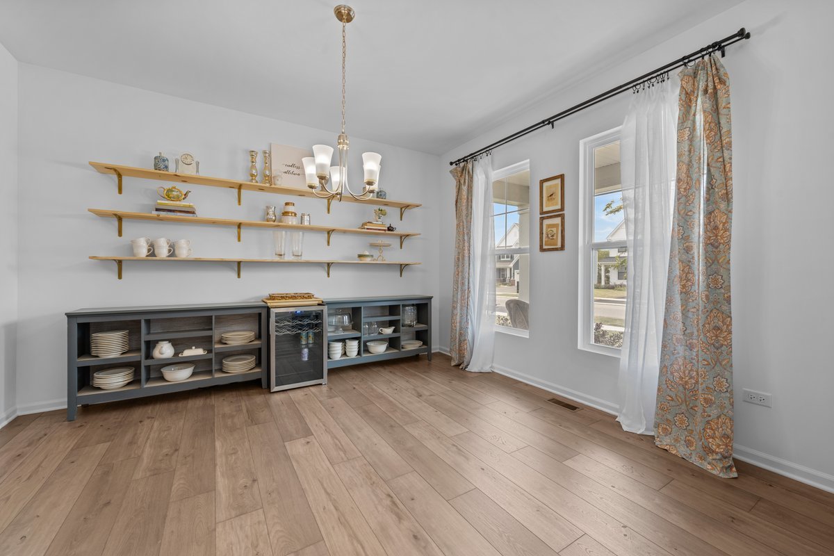 115 Piper Glen Avenue, Oswego, IL 60543