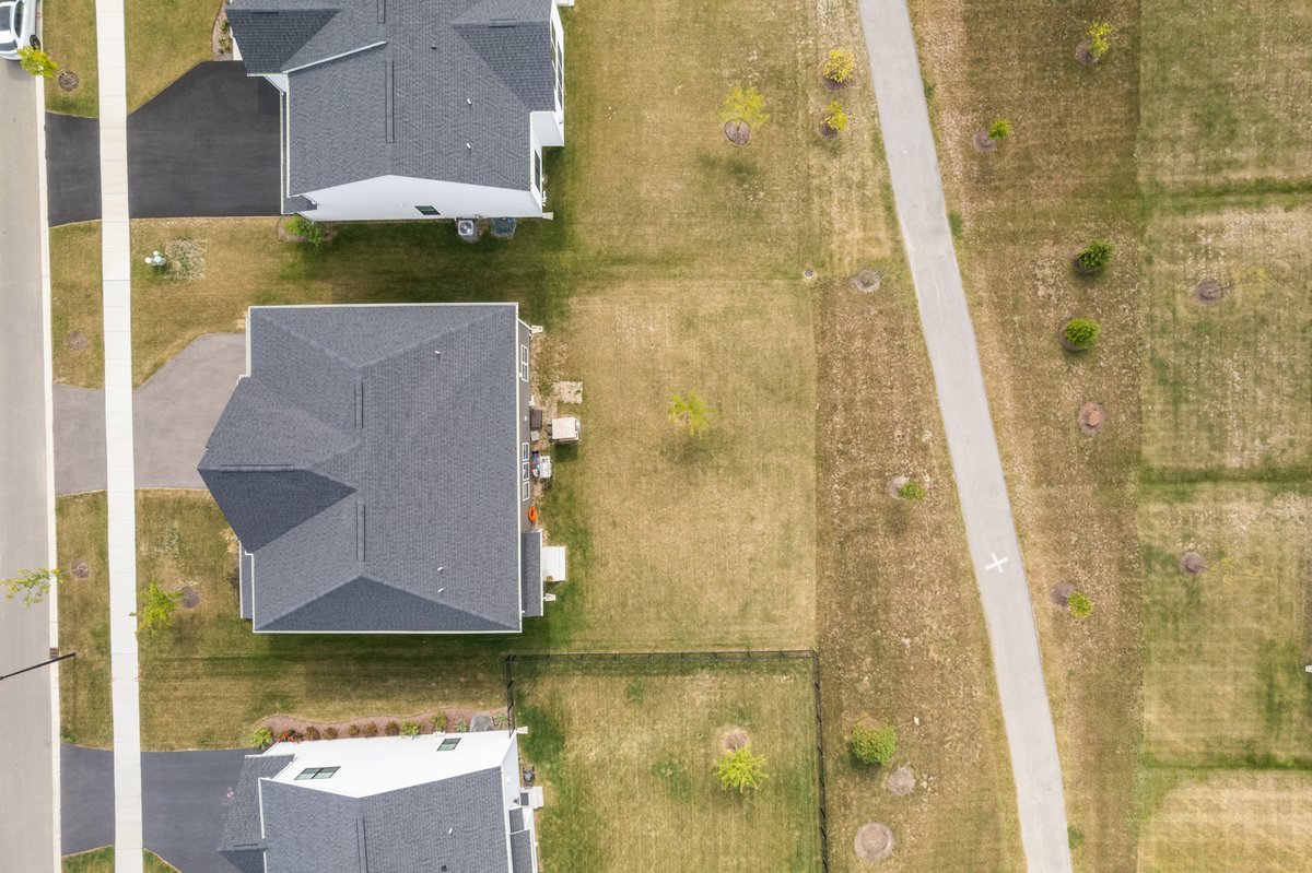 115 Piper Glen Avenue, Oswego, IL 60543