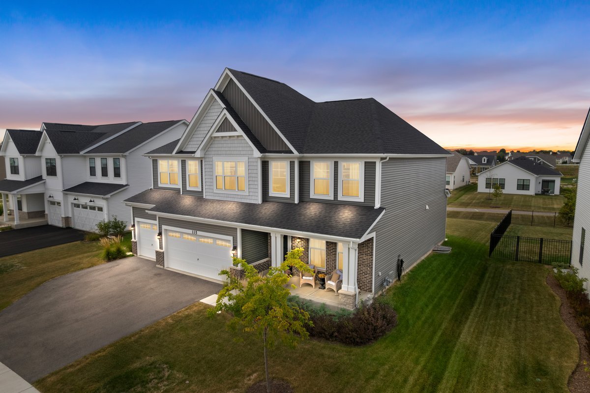 115 Piper Glen Avenue, Oswego, IL 60543