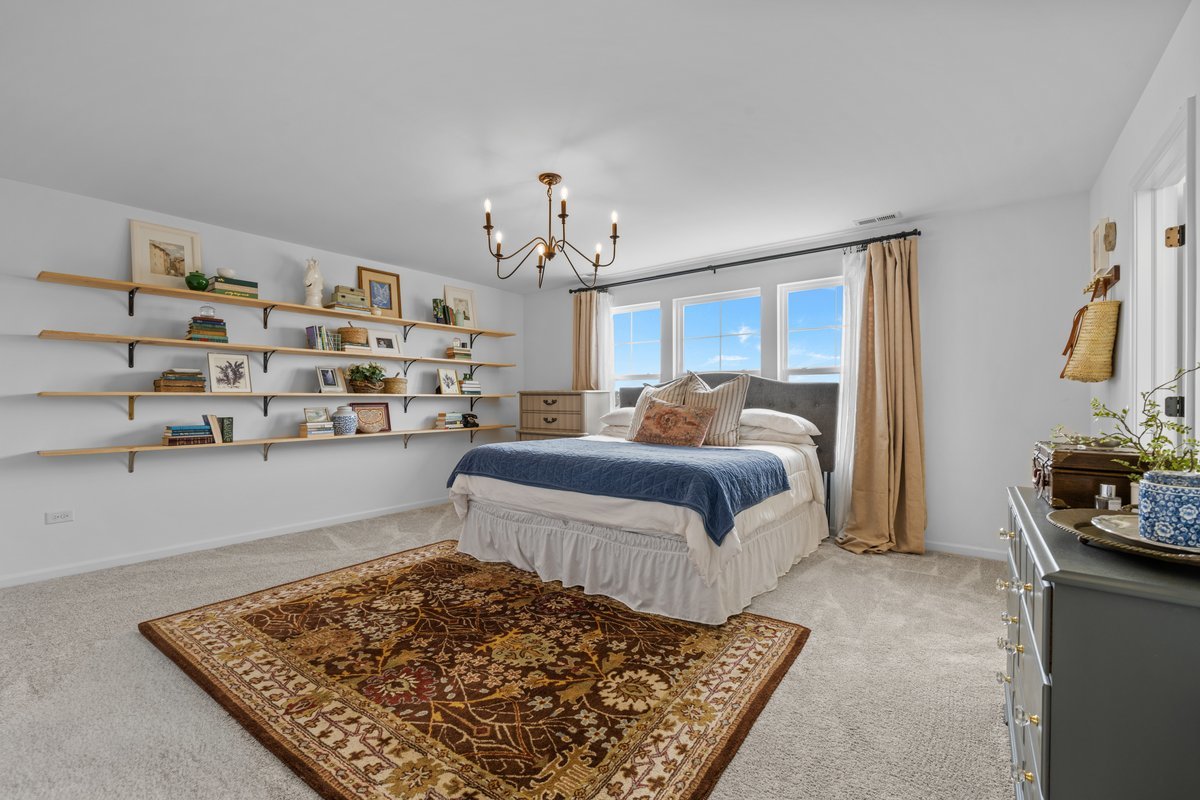 115 Piper Glen Avenue, Oswego, IL 60543