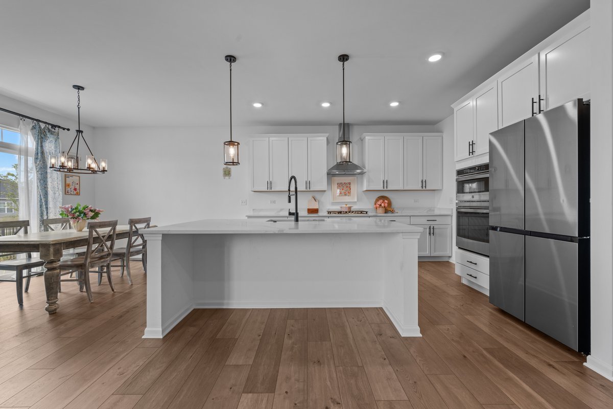 115 Piper Glen Avenue, Oswego, IL 60543