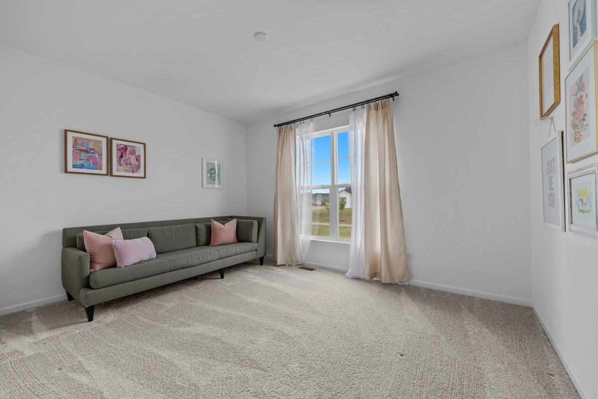 115 Piper Glen Avenue, Oswego, IL 60543