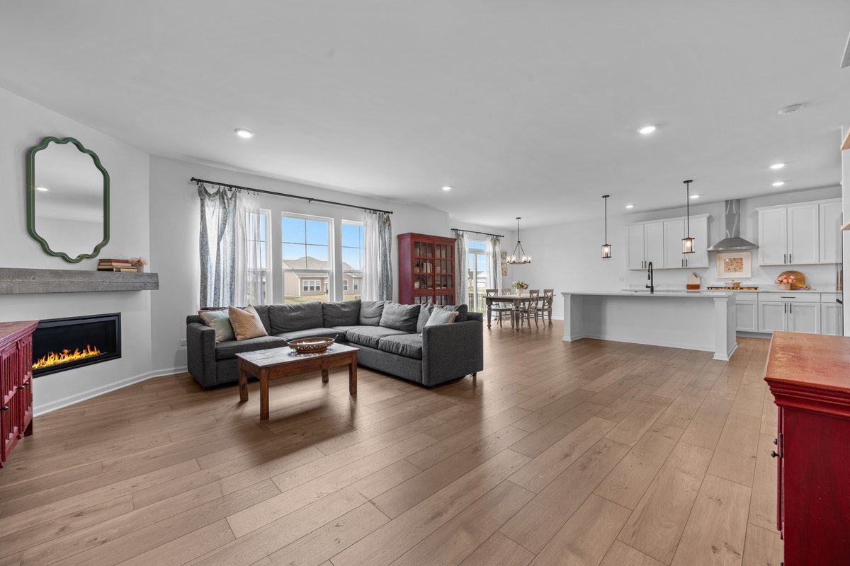 115 Piper Glen Avenue, Oswego, IL 60543