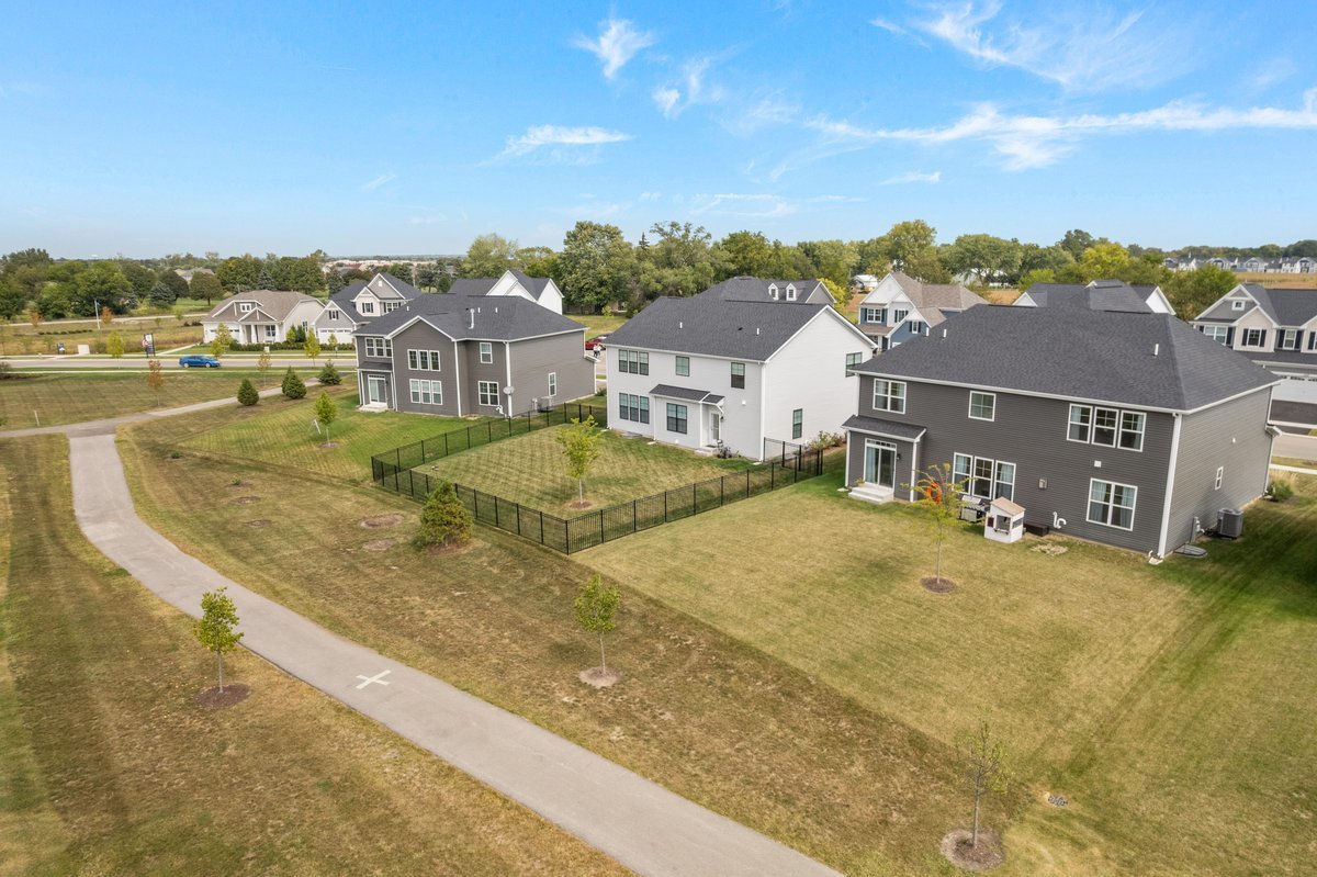 115 Piper Glen Avenue, Oswego, IL 60543