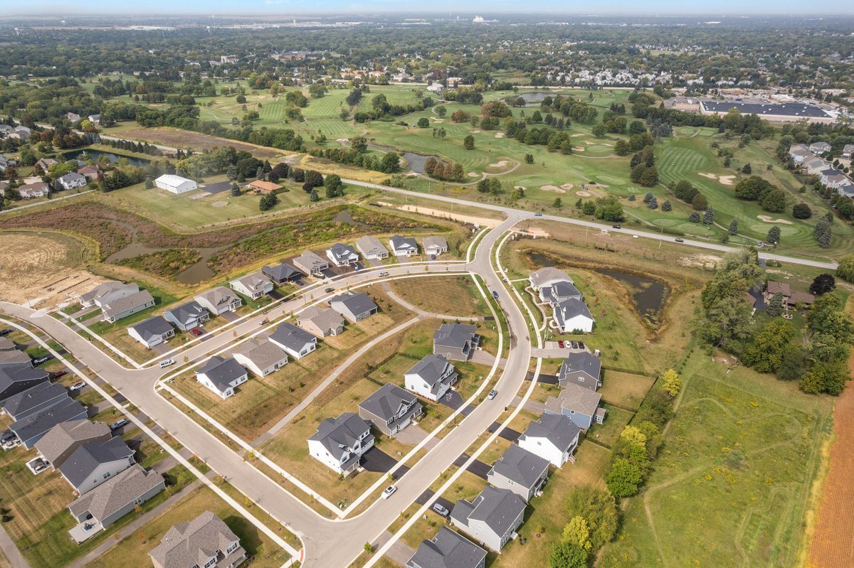 115 Piper Glen Avenue, Oswego, IL 60543