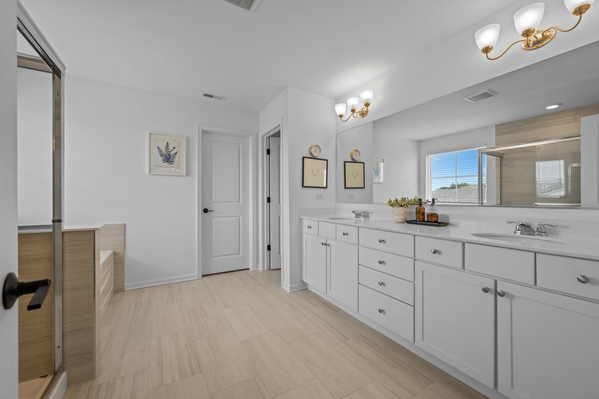 115 Piper Glen Avenue, Oswego, IL 60543