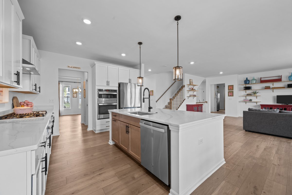 115 Piper Glen Avenue, Oswego, IL 60543