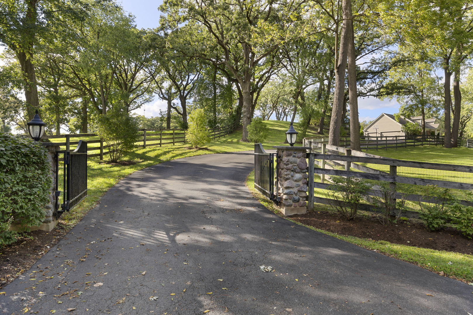 160J BATEMAN Road, Barrington Hills, IL 60010