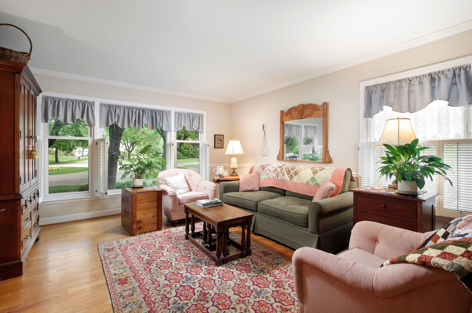 1307 W Mulberry Lane, Arlington Heights, IL 60005