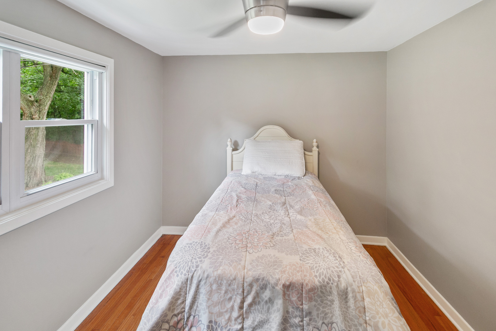 9050 S 84th Avenue, Hickory Hills, IL 60457